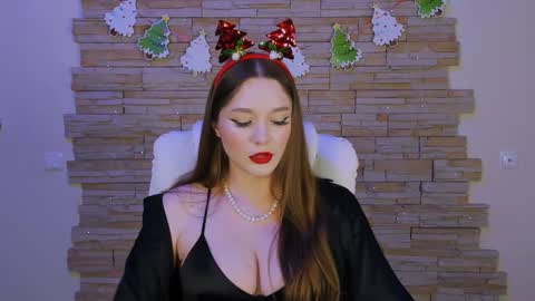 Hazel online show from December 9, 8:33 pm