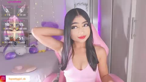 Snapshot of hazelbabee_ chatting on October 14, 7:42 am Lynn online show from October 14, 7:42 am