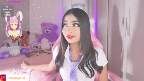 Snapshot of hazelbabee_ chatting on October 31, 7:42 am Lynn online show from October 31, 7:42 am