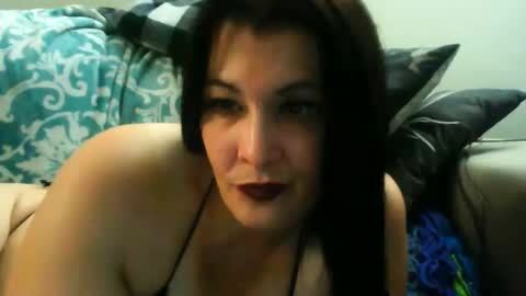 Snapshot of hazelbasil32728 chatting on December 5, 1:31 pm hazelbasil32728 online show from December 5, 1:31 pm