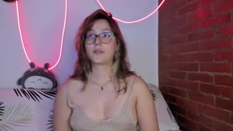 Snapshot of hazelbrownn23 chatting on January 4, 12:59 am Hazel Brown online show from January 4, 12:59 am