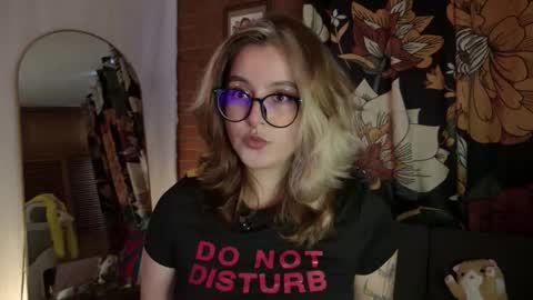 Snapshot of hazelbrownn23 chatting on February 16, 10:39 pm Hazel Brown online show from February 16, 10:39 pm