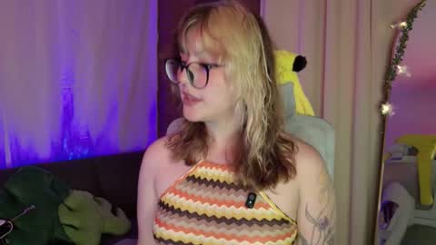 Snapshot of hazelbrownn23 chatting on March 11, 2:06 am Hazel Brown online show from March 11, 2:06 am
