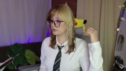 Snapshot of hazelbrownn23 chatting on March 15, 11:11 pm Hazel Brown online show from March 15, 11:11 pm