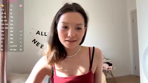Snapshot of hazelhartshorn chatting on June 7, 1:15 pm Kira online show from June 7, 1:15 pm