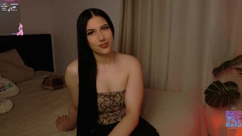 hazelhayess online show from May 8, 4:01 pm