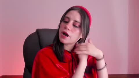 HazelKush online show from October 17, 7:38 pm