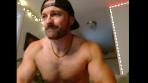 Snapshot of hbdude27 chatting on October 30, 12:23 am RinnDude35 online show from October 30, 12:23 am