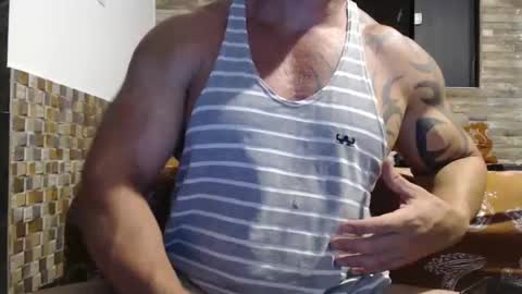 Snapshot of healedcarioca chatting on January 5, 10:19 pm Brazilian bigdick online show from January 5, 10:19 pm