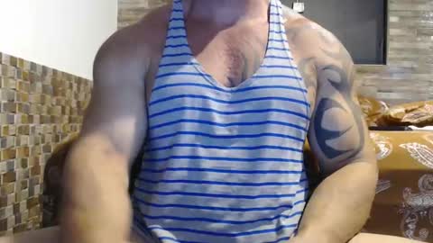 Snapshot of healedcarioca chatting on February 7, 3:23 am Brazilian bigdick online show from February 7, 3:23 am