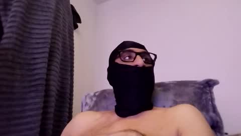 Snapshot of heart_martin chatting on March 22, 1:31 am heart_martin online show from March 22, 1:31 am