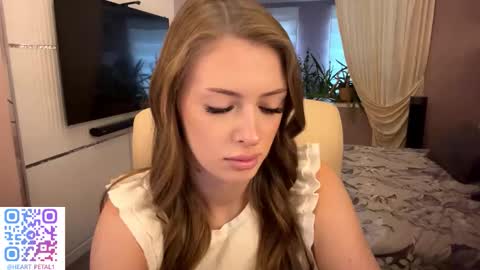 Mona online show from November 8, 9:20 am