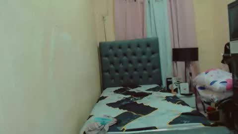 Snapshot of heatmusex_ chatting on March 9, 8:07 am Kylene3 online show from March 9, 8:07 am