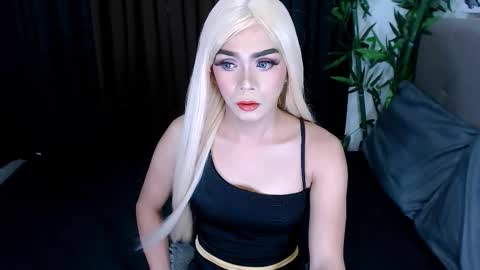 Snapshot of heaven_amethyst chatting on September 12, 1:49 am Goddess Heaven online show from September 12, 1:49 am