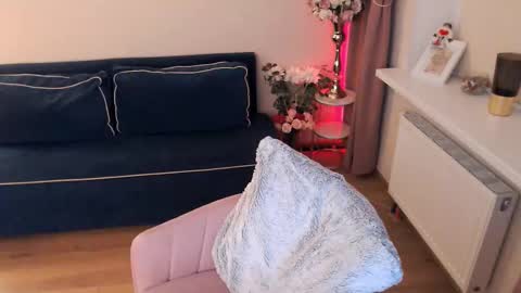 Heaven girl online show from October 3, 6:49 pm