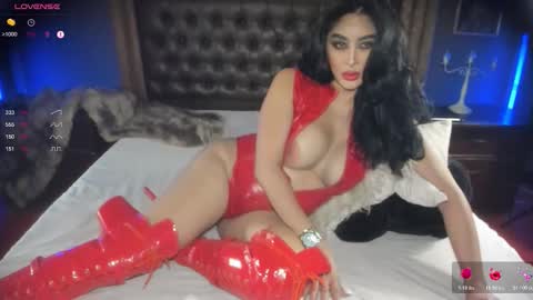 Snapshot of heavenisonearth_ chatting on November 18, 2:28 am Tawan online show from November 18, 2:28 am