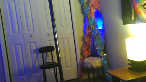 Heavenllyy online show from June 18, 1:50 am