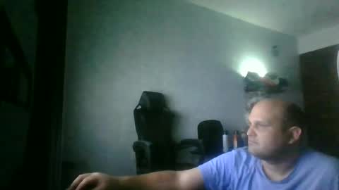 Snapshot of heavy_rebellxc chatting on June 18, 4:57 am Heavy Rebell online show from June 18, 4:57 am