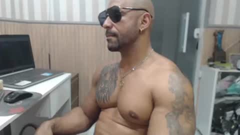 Snapshot of hebertgomes chatting on December 2, 5:26 pm hebertgomes online show from December 2, 5:26 pm