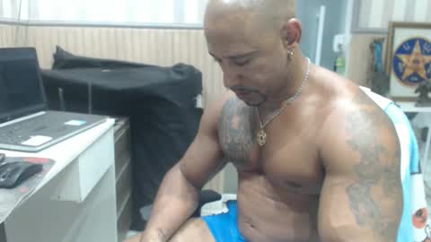 Snapshot of hebertgomes chatting on February 15, 1:31 am hebertgomes online show from February 15, 1:31 am