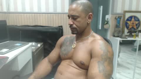 Snapshot of hebertgomes chatting on March 1, 1:22 am hebertgomes online show from March 1, 1:22 am