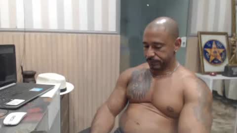 Snapshot of hebertgomes chatting on February 28, 3:29 am hebertgomes online show from February 28, 3:29 am