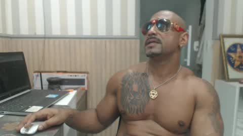 Snapshot of hebertgomes chatting on April 8, 4:40 pm hebertgomes online show from April 8, 4:40 pm