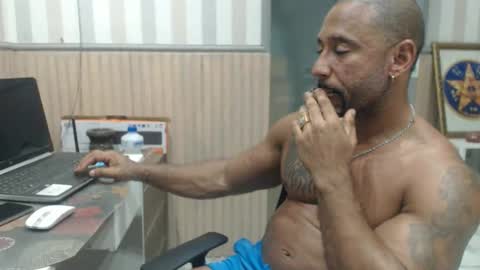 Snapshot of hebertgomes chatting on April 12, 7:19 pm hebertgomes online show from April 12, 7:19 pm