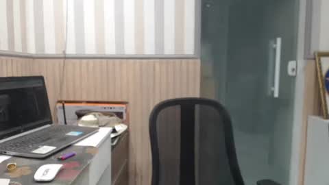Snapshot of hebertgomes chatting on April 23, 5:41 am hebertgomes online show from April 23, 5:41 am