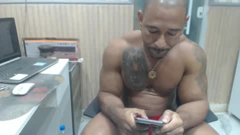 Snapshot of hebertgomes chatting on June 6, 12:38 am hebertgomes online show from June 6, 12:38 am