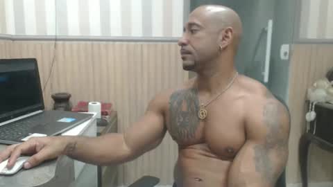 Snapshot of hebertgomes chatting on June 7, 8:56 pm hebertgomes online show from June 7, 8:56 pm
