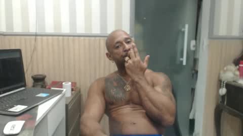 Snapshot of hebertgomes chatting on June 10, 12:00 am hebertgomes online show from June 10, 12:00 am
