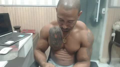 Snapshot of hebertgomes chatting on June 13, 11:02 pm hebertgomes online show from June 13, 11:02 pm