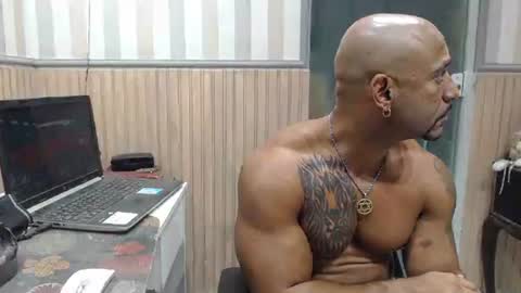 Snapshot of hebertgomes chatting on July 9, 11:20 pm hebertgomes online show from July 9, 11:20 pm