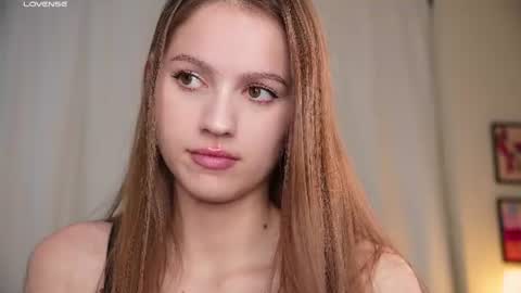 Snapshot of hecola chatting on July 22, 6:38 am Nika next stream 200pm GMT online show from July 22, 6:38 am