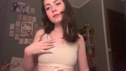 Snapshot of hedwiggrossberg chatting on December 13, 7:53 pm Sarah online show from December 13, 7:53 pm