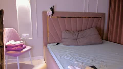 Call me Mia online show from February 20, 2:24 pm