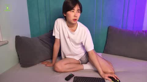 Snapshot of heejinwang chatting on November 8, 8:40 pm HEEJIN online show from November 8, 8:40 pm