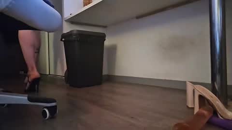 heelfire online show from March 8, 6:47 pm