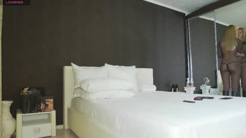 Helen online show from September 23, 3:37 pm