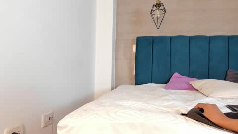 heidi_feuer online show from October 18, 12:28 pm