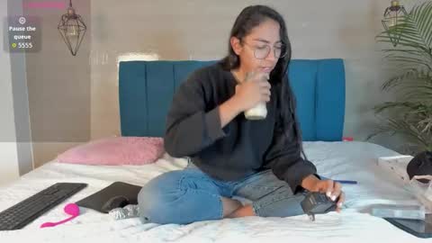 heidi_feuer online show from October 28, 12:52 pm