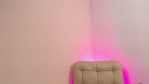 Heidi Palmer online show from June 13, 2:42 am