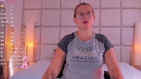 Snapshot of heidishayk chatting on April 17, 12:19 pm ANTARA REY online show from April 17, 12:19 pm