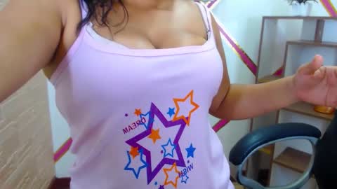 Snapshot of heidy_colins chatting on January 14, 2:50 am MY NAME IS HEIDY online show from January 14, 2:50 am