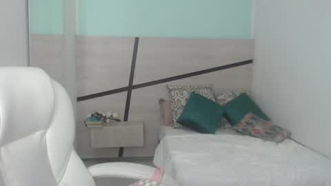 Heidy  online show from December 24, 10:17 pm