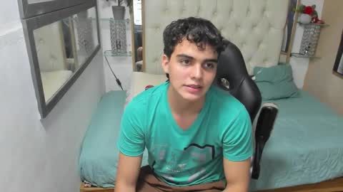 Snapshot of heiker_ chatting on September 24, 2:48 am heiker_ online show from September 24, 2:48 am