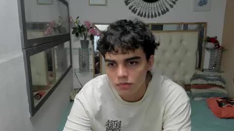 Snapshot of heiker_ chatting on October 9, 2:42 am heiker_ online show from October 9, 2:42 am