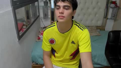 Snapshot of heiker_ chatting on October 13, 2:55 am heiker_ online show from October 13, 2:55 am