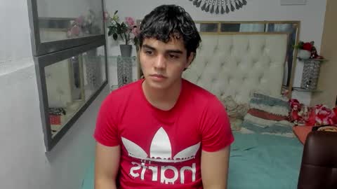 Snapshot of heiker_ chatting on October 17, 2:48 am heiker_ online show from October 17, 2:48 am